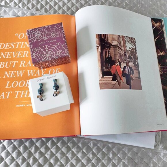 NWT Betsey Johnson rhinestone cat earrings - Picture 3 of 8